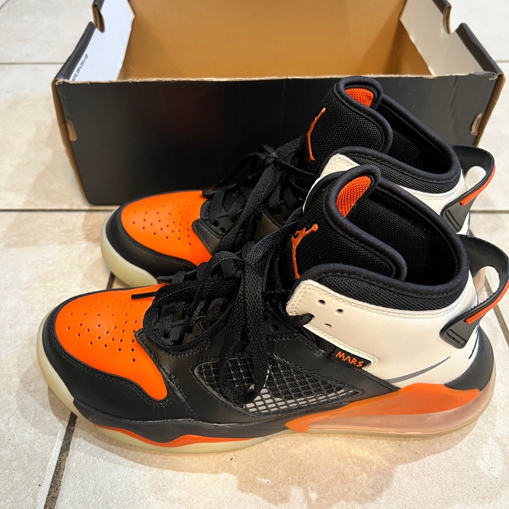 Jordan Mars 270